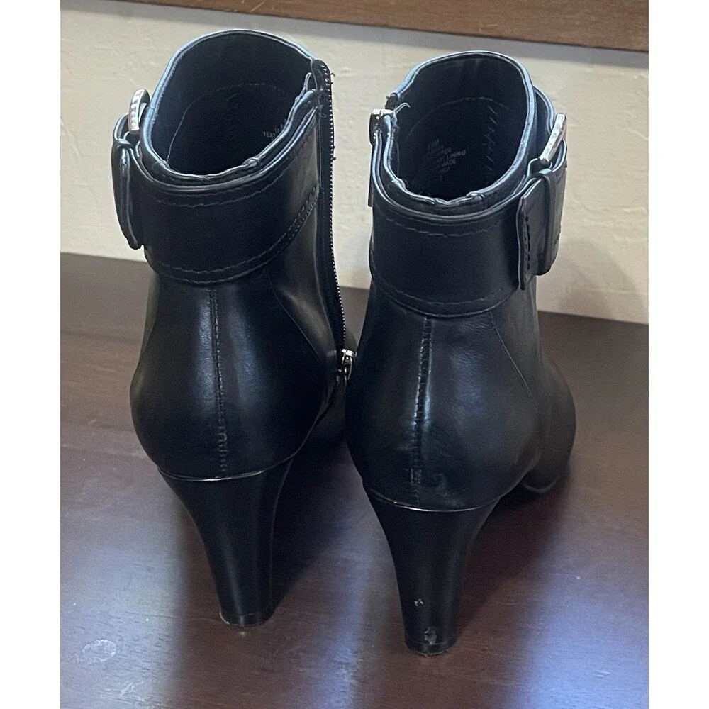 Bandolino black leather